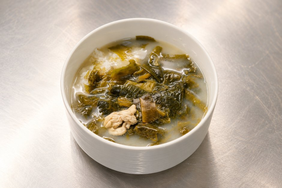 통영 산더미 굴미역국밥