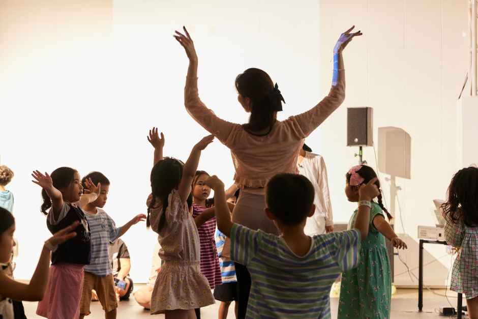 2026 어린이·가족 예술축제 톡톡 (4).jpg