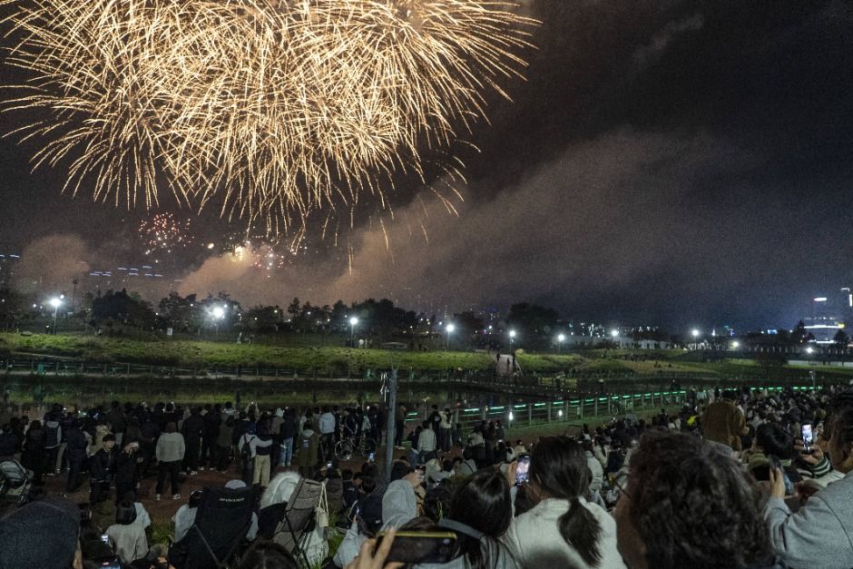 운정호수공원 불꽃축제 포스터 · 경기 축제