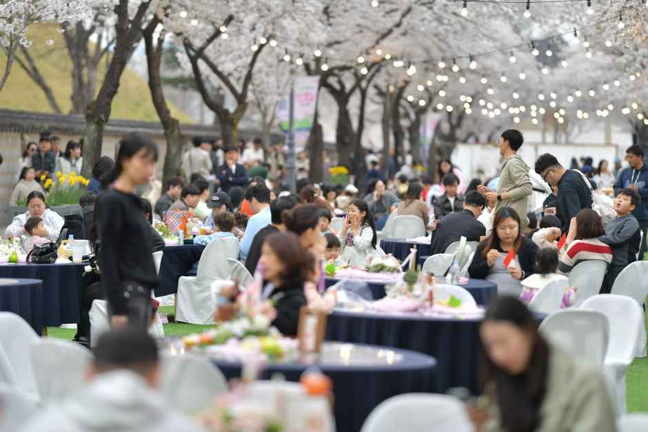 2026 경주 대릉원돌담길 축제 (4).jpg