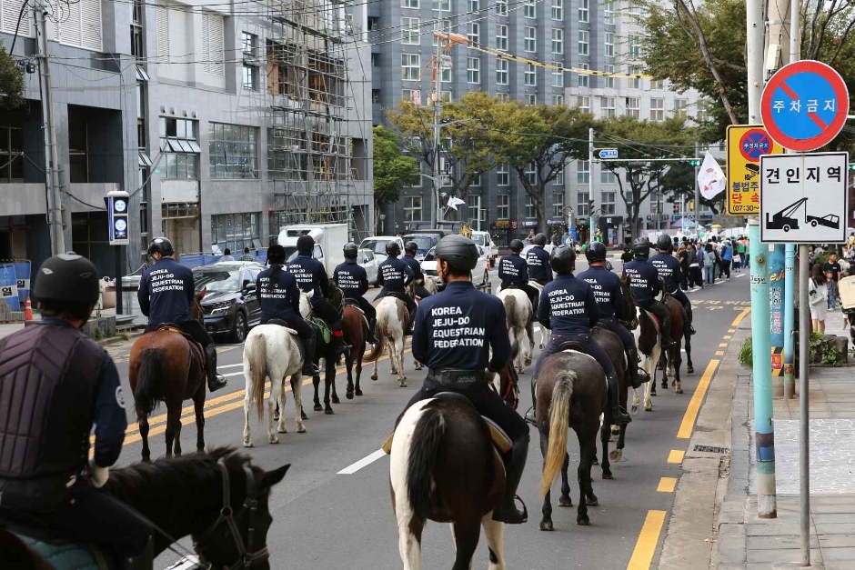 2024 고마로馬문화축제 배경이미지