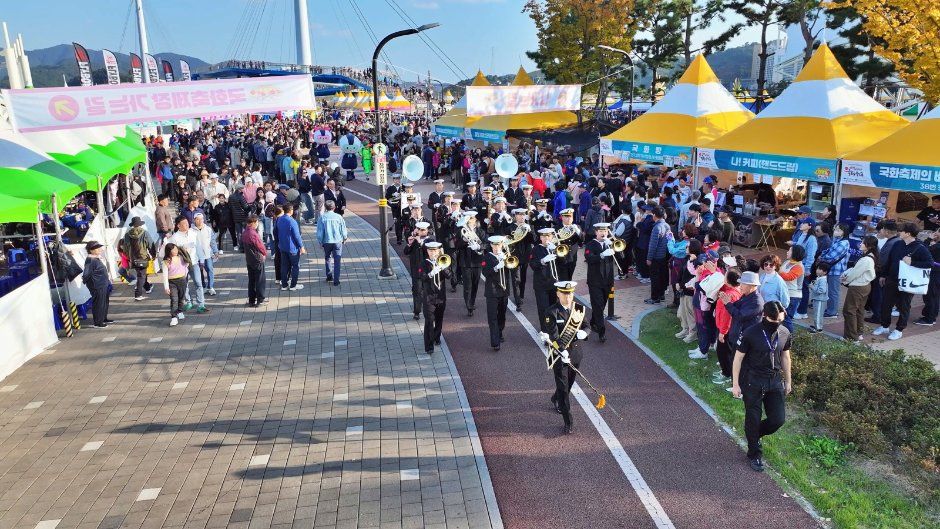 2026 마산가고파국화축제 (4).jpg